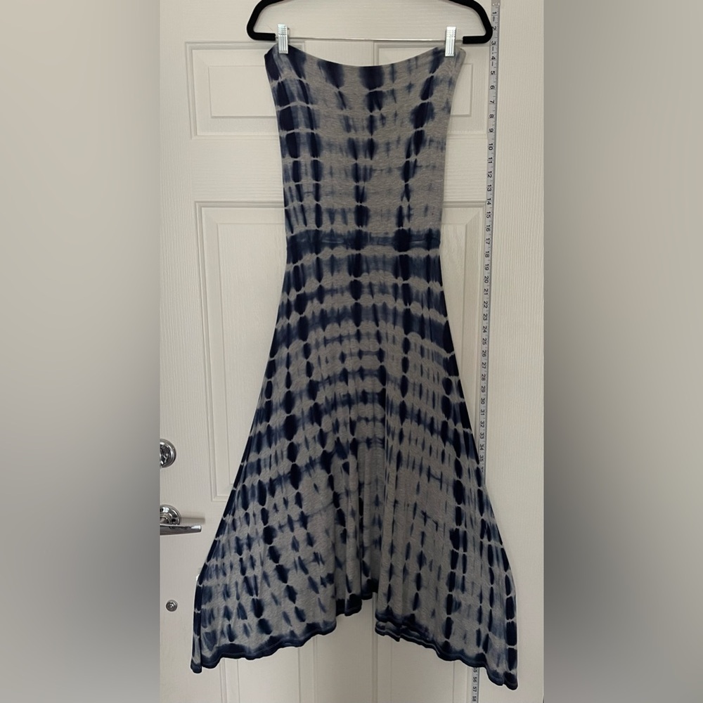 Flattering, fun, stretchy tie-dye strapless for summer!